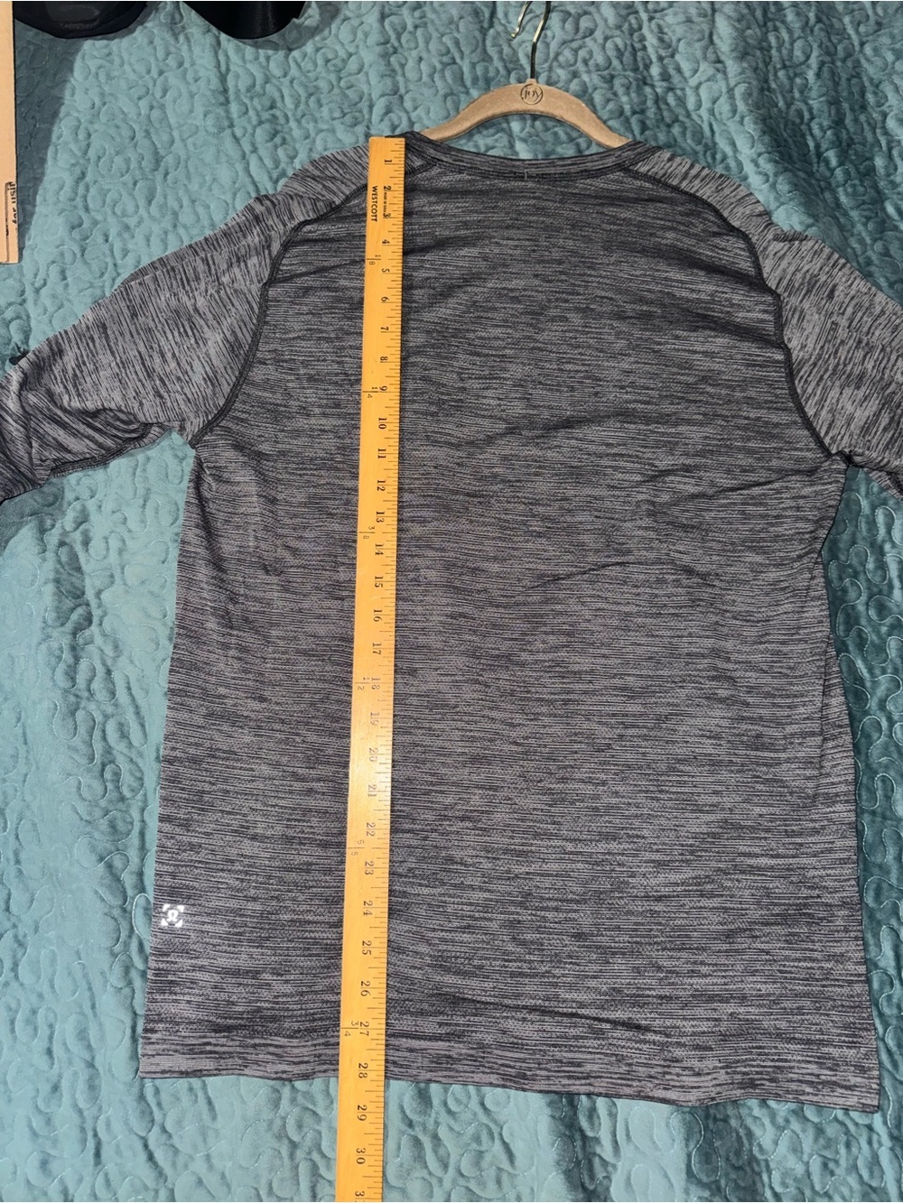 lululemon athletica Men's Long Sleeve Crew - Heathered Dark Gray - Picture 9 of 9